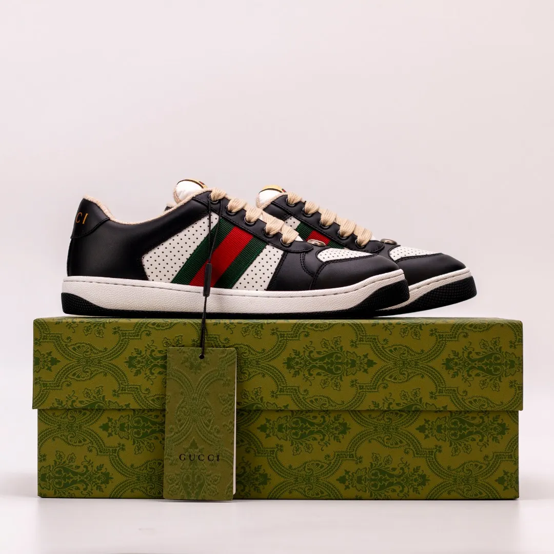 Factory price 580 [Higher version] GUCCI casual sports distressed small dirty shoes, polished cowhide fabric, hand-made distressed effect!  Original terry cloth, delicate, soft, comfortable and breathable. Privately molded steel-stamped two-color original TPU outsole (lower layer is wider, upper layer is narrower) to differentiate the wrong version of the outsole in the market. Fabric, material, outsole, detail comparison SIZE: 34-41, 38-45 regular size (women's 34, 41, men's 38, 45 customized, non-returnable and non-exchangeable) (women's colors and men's models need to be customized)